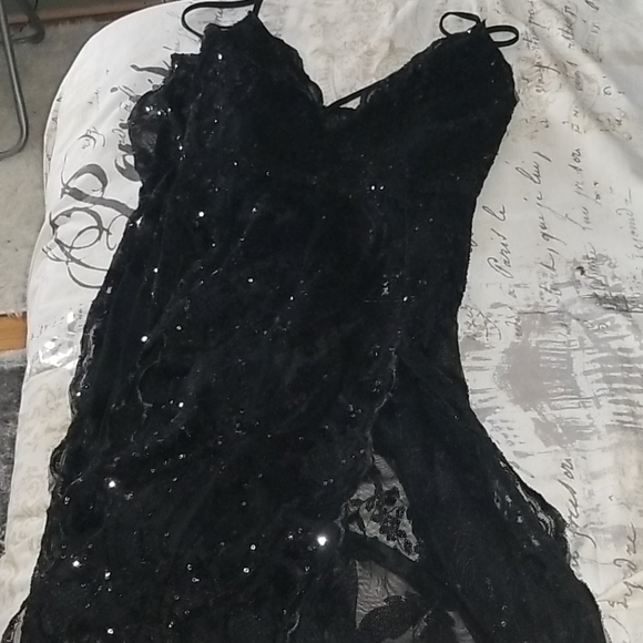 Fashion nova mami vibes sequin dress - Picture 3 of 4